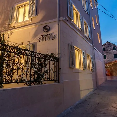 Stine krevet i doručak 4*