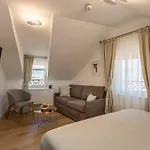 Stine לינה וארוחת בוקר 4*