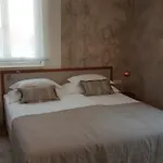 לינה וארוחת בוקר Stine 4*