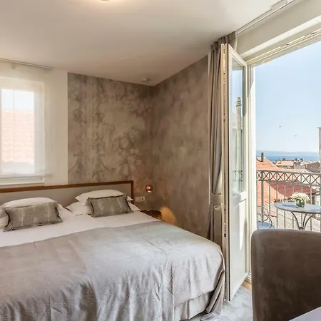 Stine 4* スプリト